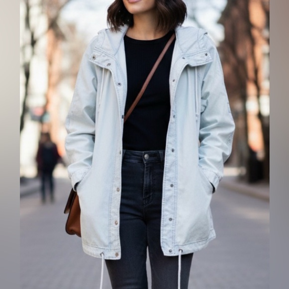 FOREVER 21 Oversized Light Faded Blue Denim Jean Jacket M-L
